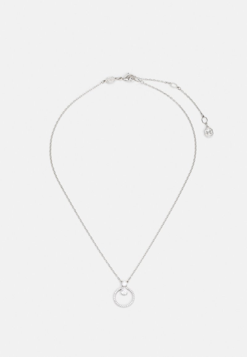 Silberne Halskette mit einer zarten Kette, die einen kreisförmigen Anhänger mit kleinen klaren Steinen und einer Akzentperle schmückt.