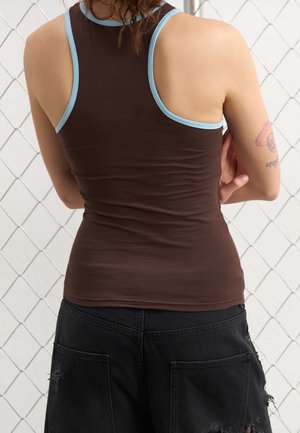 Top - dark brown