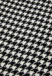 Pieces PCJIRA SCARF  - Sjal / Tørklæder - black