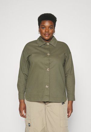 ONLY Carmakoma CARDREW JACKET - Veste légère - kalamata