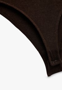 Brun bomuldsbodysuit med en blød tekstur, der har trykknaplukning og glatte kanter, designet i en tætsiddende form.