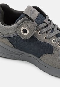 Thumbnail Image 7