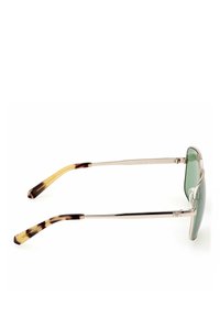 Occhiali da sole in metallo con lenti verdi, caratterizzati da una montatura elegante e aste con motivo tartaruga marrone. Design leggero e moderno.