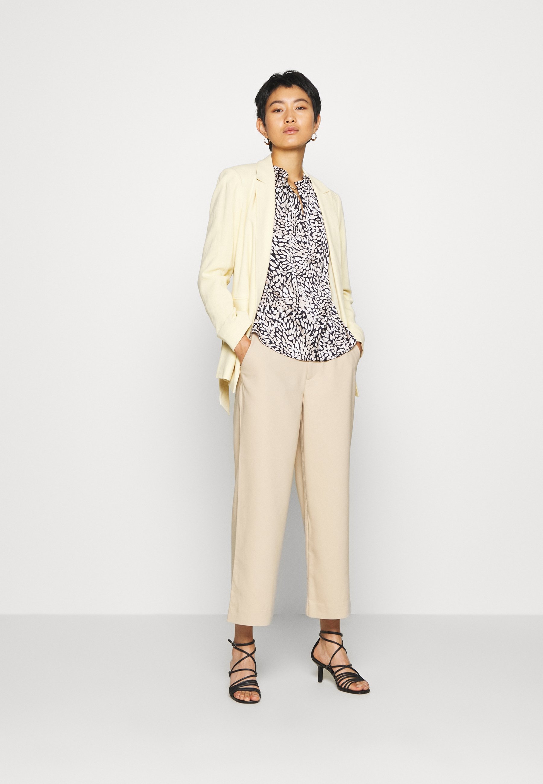 comma BLUSE KURZARM Bluser beige dots Zalando.no comma BLUSE KURZARM - Bluser - beige dots
