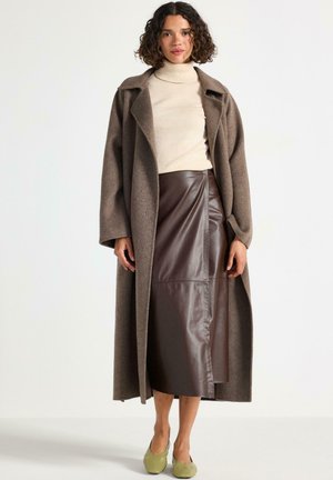 Gonna a campana - dark brown
