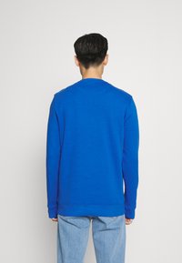 Lyle & Scott CREW NECK - Sportinis megztinis - bright blue