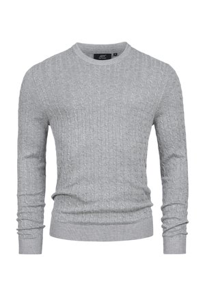 Grå strikket genser med rund hals, med et kabelmønster og ribbestrikket mansjetter og nederkant. Laget av et mykt stoff.