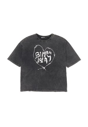 Zwarte oversized t-shirt met een versleten afwerking, voorzien van een witte hartgrafiek en "Bimba"-tekst in een gedurfde stijl op de voorkant.
