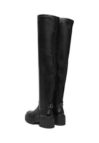 Para czarnych, skórzanych butów do kolan z masywnymi podeszwami i niskimi obcasami, widziana z tyłu i z boku.