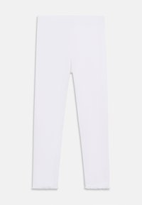 Leggings blancs en tissu extensible, présentant une coupe ajustée et des ourlets bruts au niveau des chevilles. Aucun motif ou matériel distinct visible.