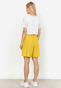 Soyaconcept SC-INA 50 - Rövidnadrágok - 3400 golden yellow