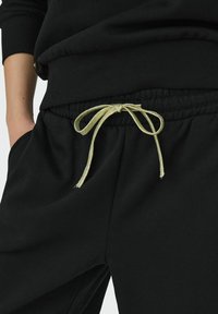 ONLY JOGGING - Treningo apatinė dalis - black