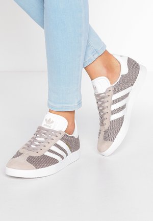 Sneakers laag - mottled beige