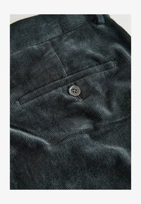 Selected, black
