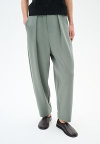 PANNIEIW - Pantalon classique - agave green