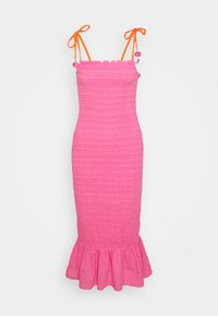 Vestido ajustado rosa con fruncido texturizado, dobladillo acampanado y tirantes ajustables naranjas con acentos de pompones.