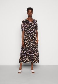 Kaffe NEFERI DRESS - Vestido de dia - black/brown/purple