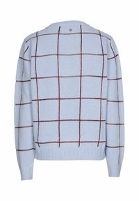 Pull bleu clair avec un motif à carreaux rouge foncé, tissu tricoté, col rond et poignets et ourlet côtelés. Vue arrière affichée.