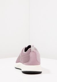 Nike Sportswear Tenisky - mauve