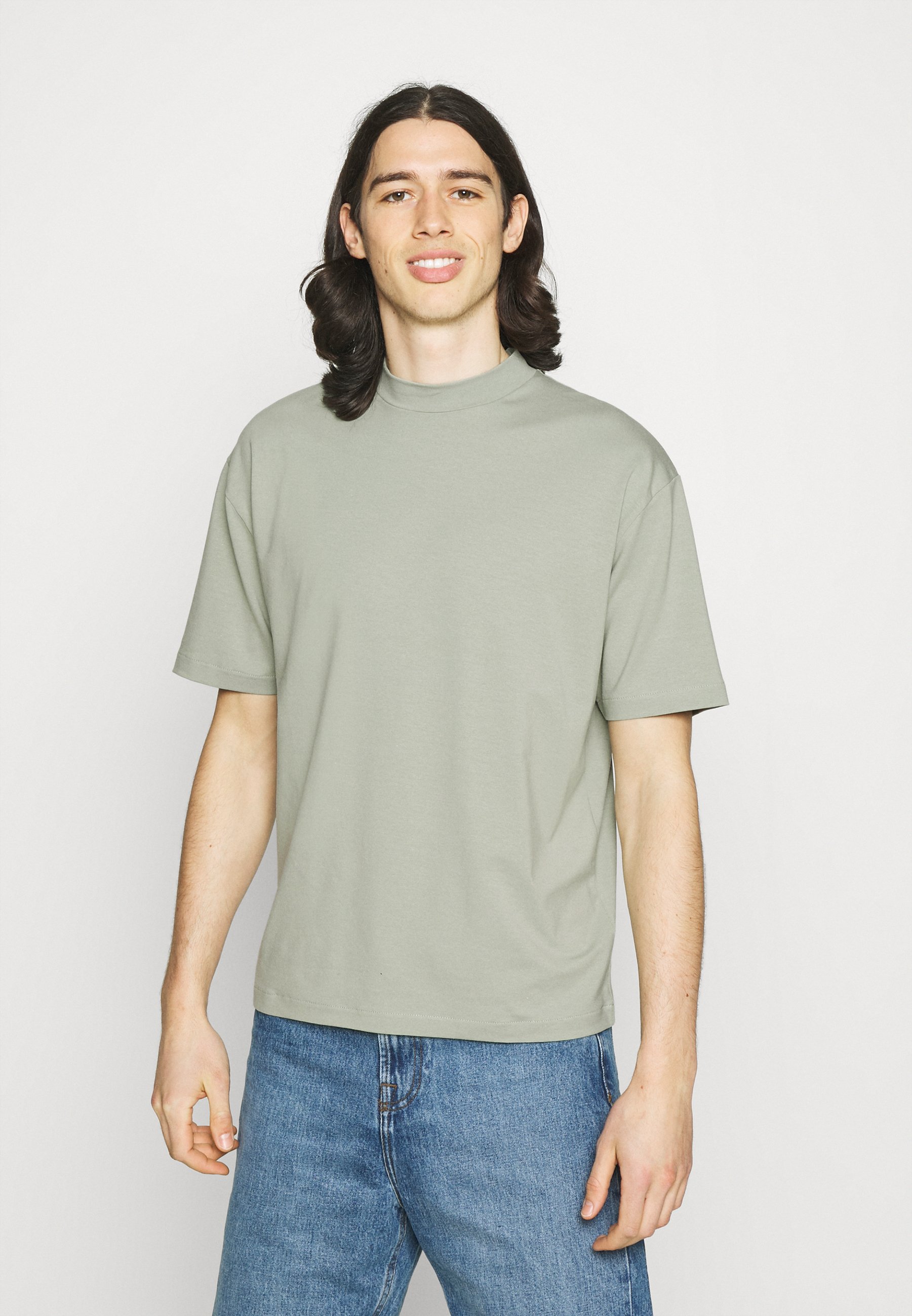 mock neck t shirt