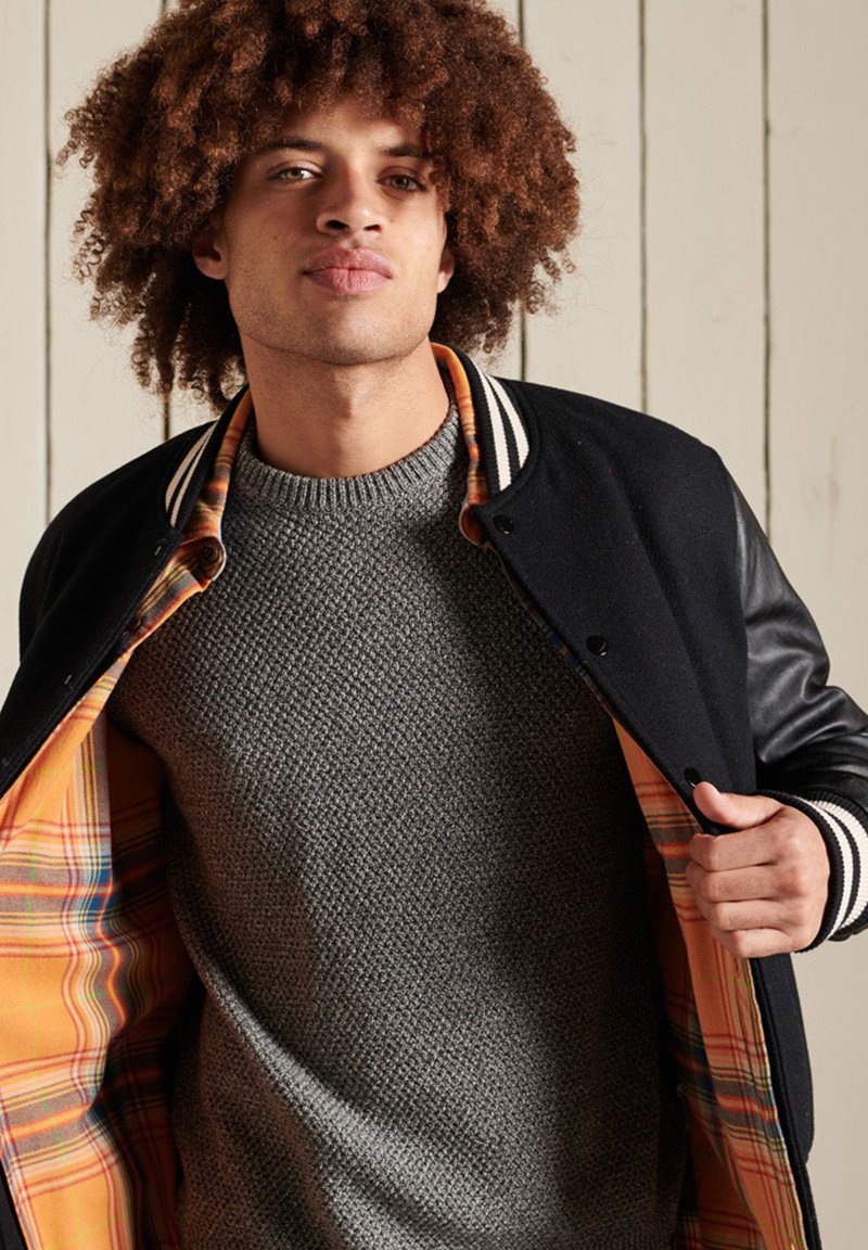 Herren Strickjacken | Superdry TEXTURED TWIST CREW Strickpullover mid grey twist/dunkelgrau - QH45469 Herren Strickjacken | Superdry TEXTURED TWIST CREW Strickpullover mid grey twist/dunkelgrau - QH45469