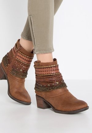 Botines camperos - dark brown