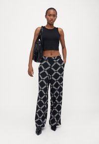 Vero Moda Petite VMBRINA PANTS  - Hlače - black
