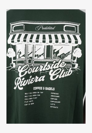 Ilustración de la fachada de una cafetería con "Courtside Riviera Club" y un menú que enumera varias opciones de café y bagels.