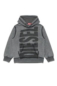 Felpa grigia in misto cotone, con un logo nero ben visibile sul fronte, tasca a marsupio e cappuccio con lacci e cuciture a contrasto.