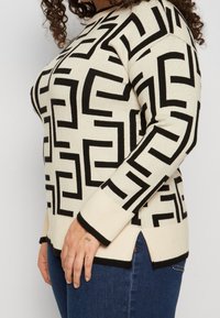 Vero Moda Curve Neule - off-white