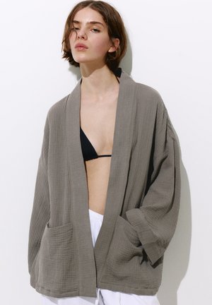 PULL&BEAR Let jakke / Sommerjakker - khaki