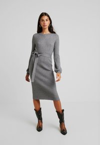 Vero Moda - VMSVEA O NECK DRESS - Dnevna haljina - medium grey melange Minijatura 1