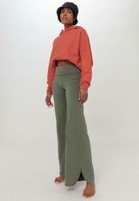 hessnatur ACTIVE - Stoffhose - oliv