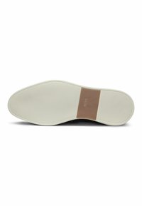 Semelle noire de chaussure avec un fond en caoutchouc blanc texturé et un accent rectangulaire marron au centre. Bords lisses et aucune usure visible.