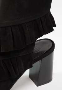River Island Varrelliset sandaalit - black