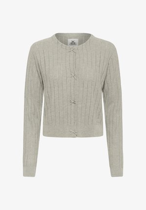 Lichtgrijze gebreide cardigan met lange mouwen, ronde hals, geribbelde structuur en vier kleine striksluitingen aan de voorkant.