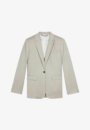 Blazer gris claro hecho de tejido entrelazado, con cierre de un solo botón, solapas con muesca y dos bolsillos frontales. Textura suave, ajuste estructurado.
