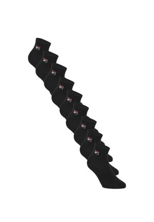 Dix paires de chaussettes noires chevilles avec un petit logo rouge, blanc et noir sur la zone de la cheville, disposées en diagonale sur un fond blanc.