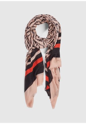 Écharpe rose clair avec des rayures noires et rouges et des motifs noirs abstraits, enroulée lâchement avec des bords effilochés sur un fond neutre.