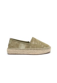 Zielone płócienne espadryle z płaską, plecioną juteową podeszwą, charakteryzujące się gładką fakturą i prostym designem. Udekorowane przeszywaniem na krawędzi.