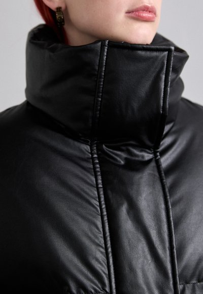 MM6 Maison Margiela Bunda z prachového peří - black