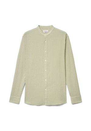 Chemise homme à manches longues vert clair avec col mandarin et boutons sur le devant, en tissu texturé.