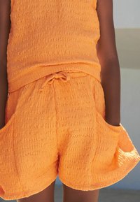 Next CRINKLE  SET - REGULAR FIT - Shorts - orange