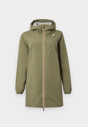 Trenci lung verde măsliniu cu glugă, fermoar frontal multicolor și manșete elastice, expus pe un fundal simplu, deschis.