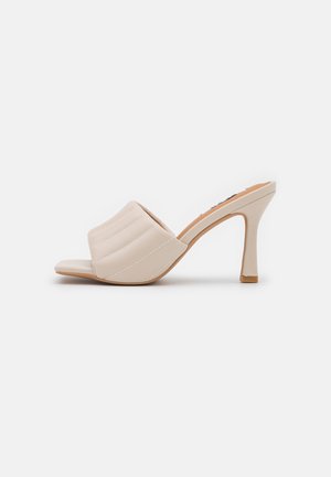 NA-KD Mules à talons - white
