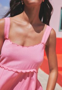 Next REGULAR FIT - Robe longue - pink