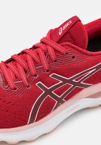ASICS Chaussures de running sur route - dark red
