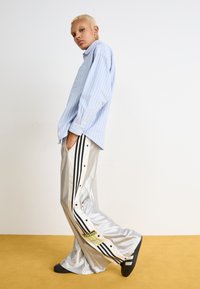 adidas Originals MEGA - Παντελόνι φόρμας - grey