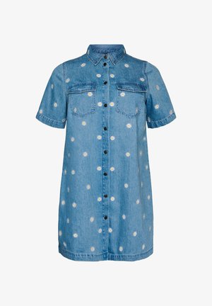 Blå denimkjole med korte ærmer, krave, sorte knapper foran, brystlommer og lille hvid margueritblomstret print.