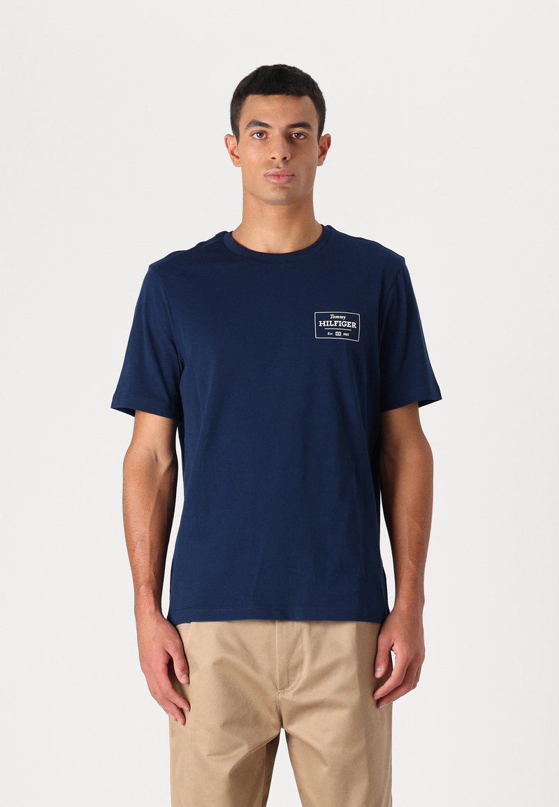 Tommy Hilfiger MONOTYPE LABEL TEE - Basic T-shirt - night sky